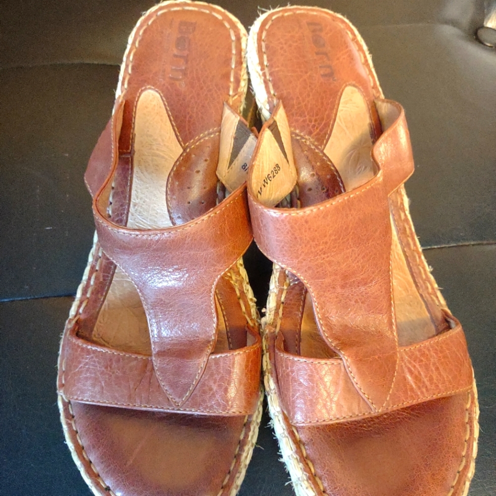 Born Women's Wedge - Picture 4 of 9